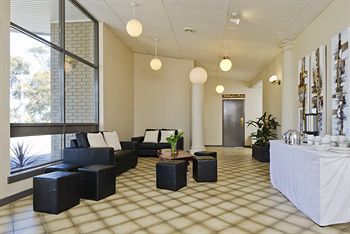 Motel Ibis Styles Sale