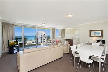 Rainbow Commodore Apartments