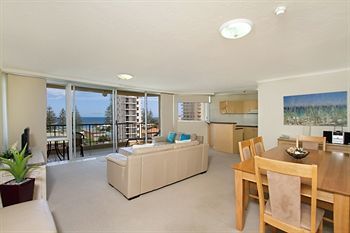 Rainbow Commodore Apartments