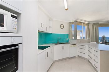Rainbow Commodore Apartments
