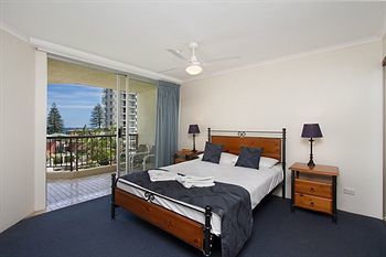 Rainbow Commodore Apartments