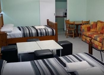 Motel Warners At The Bay