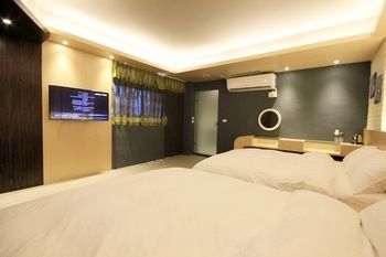 Hotel Ease Bed And Breakfast