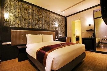 J Hotel