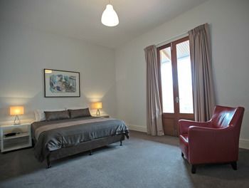 Adelaide Dresscircle Apartments - Specialty Accommodation
