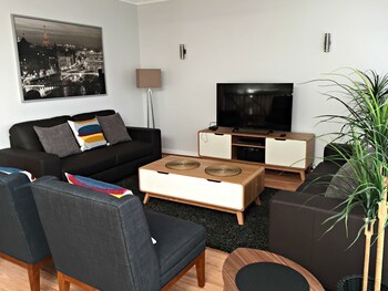 Adelaide Dresscircle Apartments - Specialty Accommodation