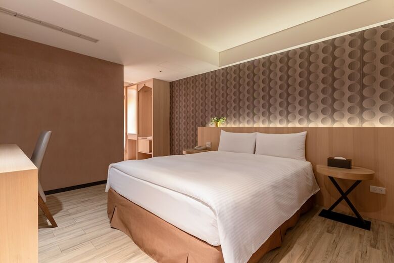 Hotel Regal Executive Suites