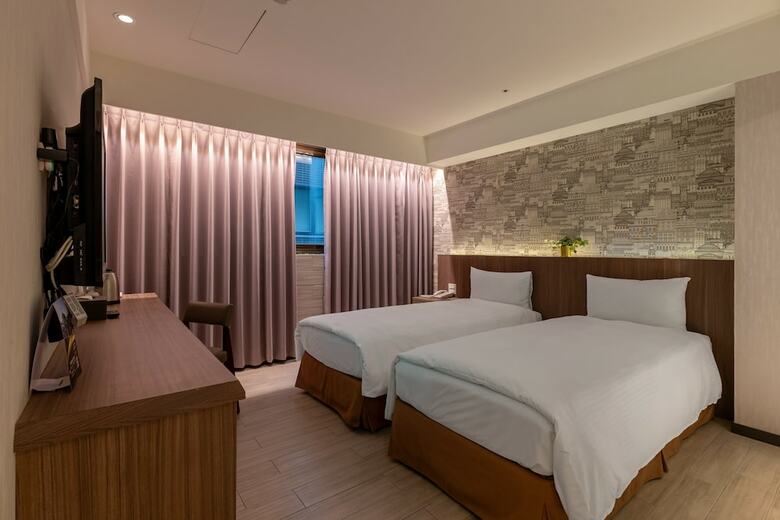 Hotel Regal Executive Suites