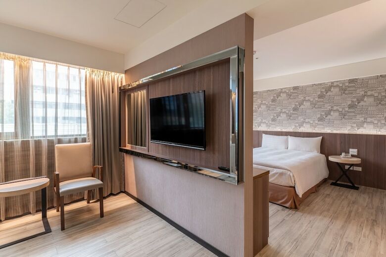 Hotel Regal Executive Suites