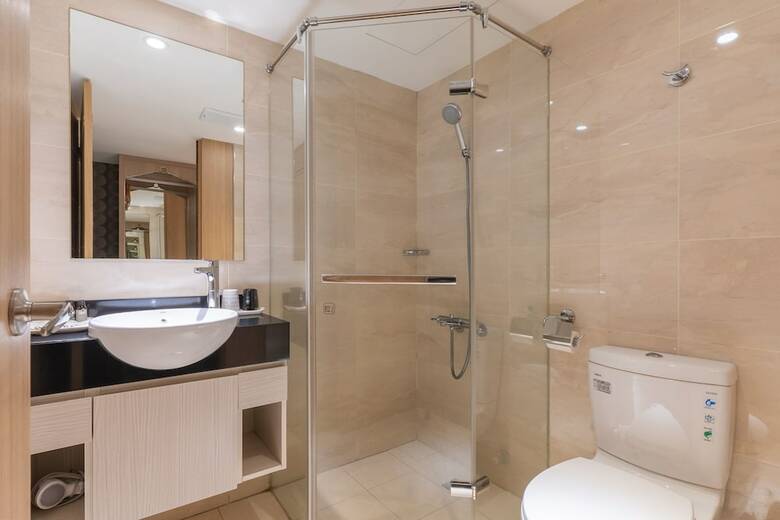 Hotel Regal Executive Suites