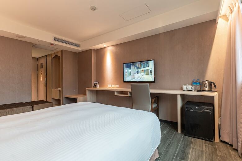 Hotel Regal Executive Suites