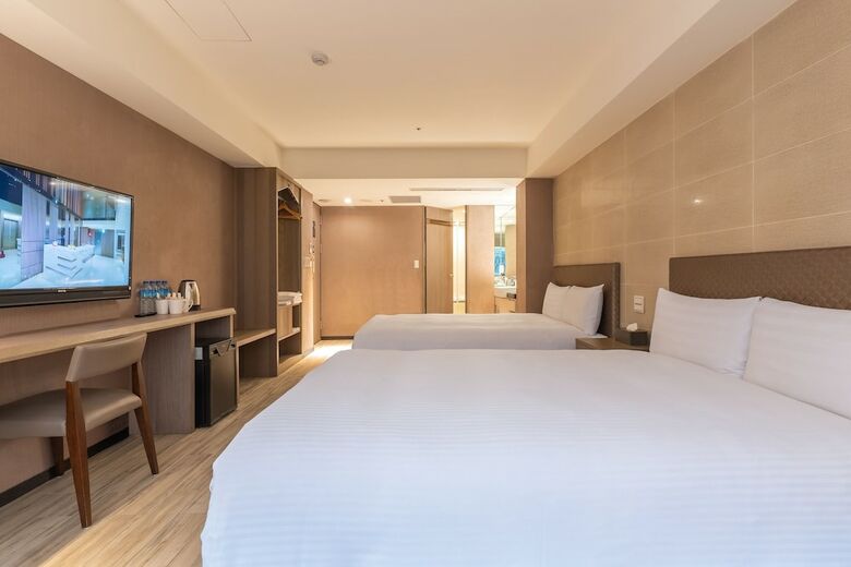 Hotel Regal Executive Suites