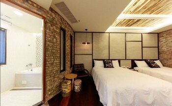 Hotel Treasury 301