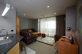 King And Queen Hotel Suites