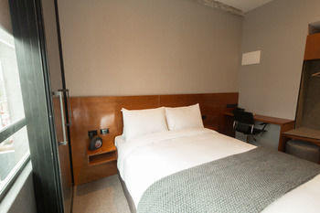 King And Queen Hotel Suites