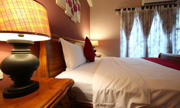 Lagerstoemia Spec Iosa Bed And Breakfast