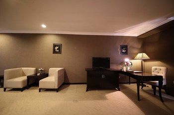 Level Hotel