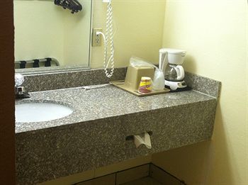 Motel 6 Calera