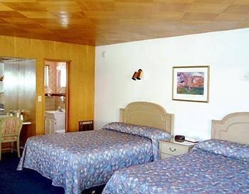 Motel Ferrari's Crown Resort