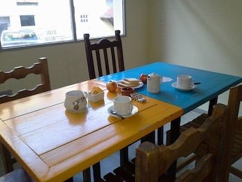 De La Plaza Hostel