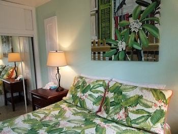 Hotel Alexander Palms Court