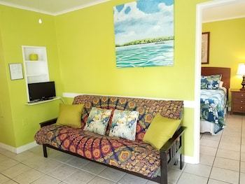 Hotel Alexander Palms Court