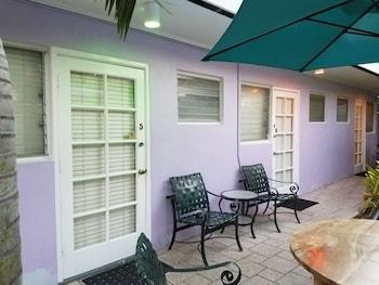 Hotel Alexander Palms Court