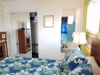 Hotel Alexander Palms Court