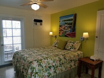 Hotel Alexander Palms Court