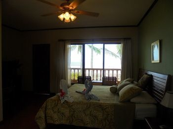 Hotel Delfin Beachfront Resort