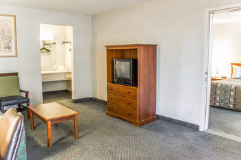Hotel Econo Lodge & Suites