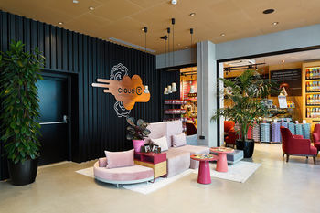 Cloud 7 Hotel