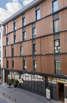 Cloud 7 Hotel