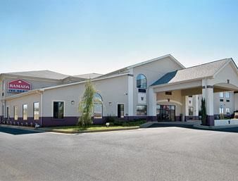 Hotel Ramada Locust Grove