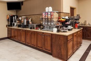 Hotel Ramada Locust Grove