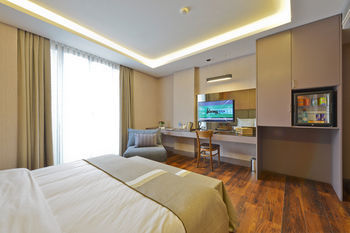 Blueway Hotel City