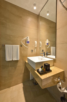 Blueway Hotel City