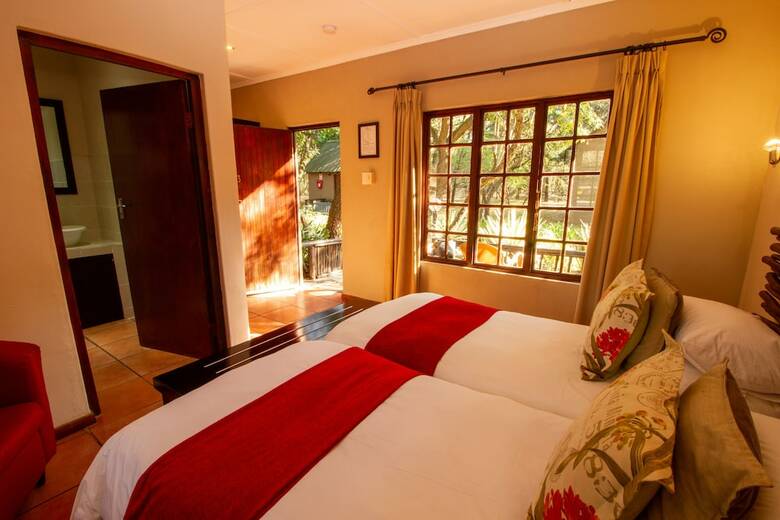 Posada Emdoneni Lodge With Cheetah Project