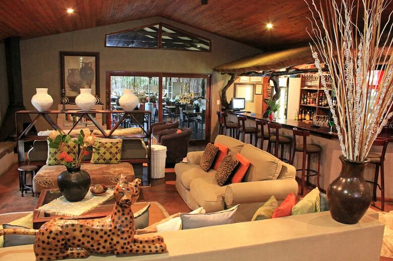 Posada Emdoneni Lodge With Cheetah Project
