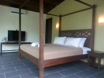Hotel D'coconut Villas