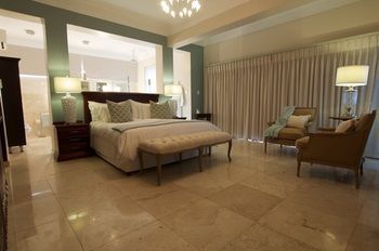 Island Way Villa