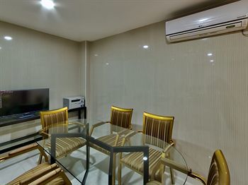 Dcircle Hotel