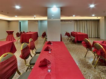 Dcircle Hotel