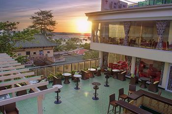 Dcircle Hotel