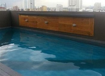 V Hotel