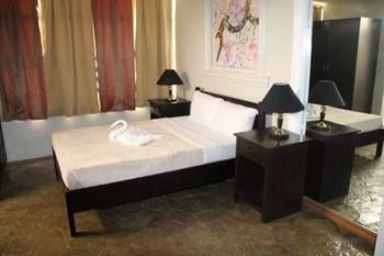 The Q Hotel & Restaurant