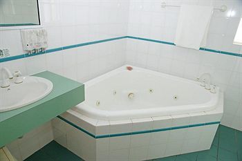 Sapphire Waters Motor Inn
