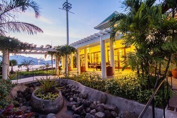 Apartamento Camayan Beach Resort