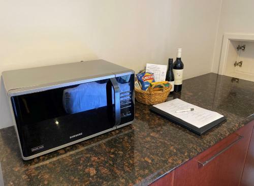 Best Western Plus All Settlers Motor Inn