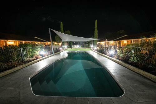 Best Western Plus All Settlers Motor Inn